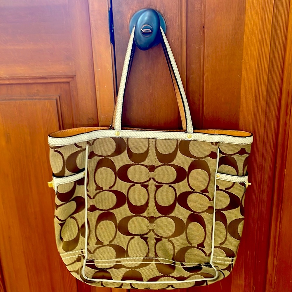 Signature Coach Satchel